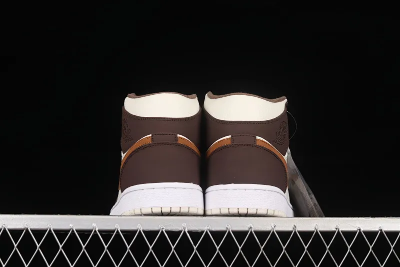 All categories Air Jordan Jordan series basketball shoes Air Jordan 1 Mid Air Jordan 1 Mid AJ1 Joe 1 meter brown mid-top retro basketball shoes DO6699-200